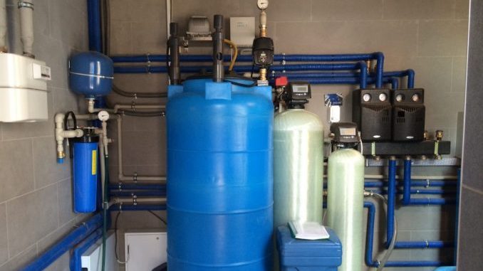 Water treatment system with no pressure aeration